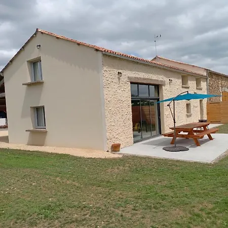 Charmante Maison A La Ferme * Bonnes (Vienne)